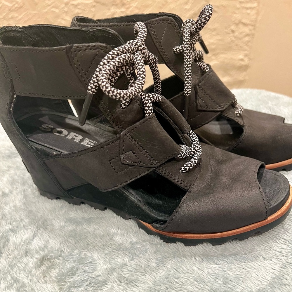 Sorel Women's Joanie Lace Up Black Leather Gladiator Wedge Sandals Size 9